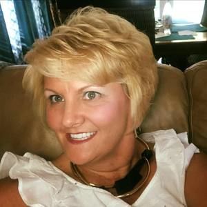 Meet your Posher, Stacy